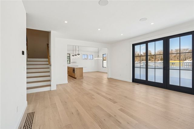 5 Lookout Lane, Portsmouth, RI 02871