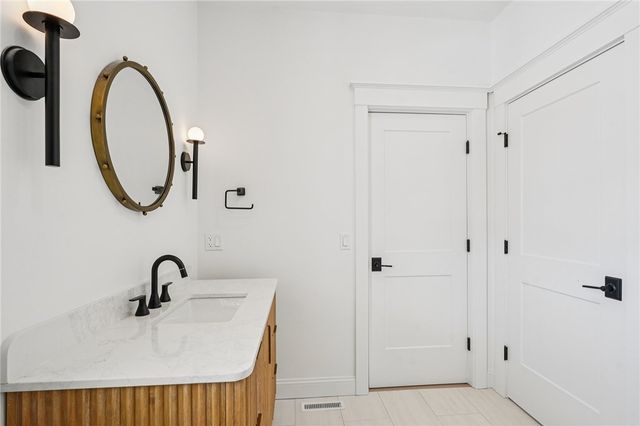 5 Lookout Lane, Portsmouth, RI 02871