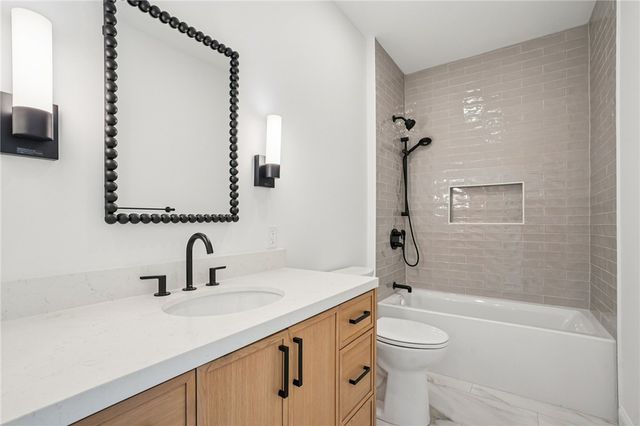 5 Lookout Lane, Portsmouth, RI 02871