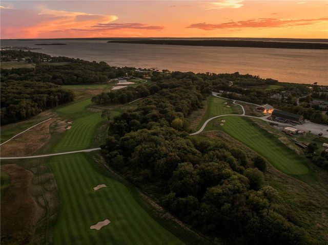 5 Lookout Lane, Portsmouth, RI 02871