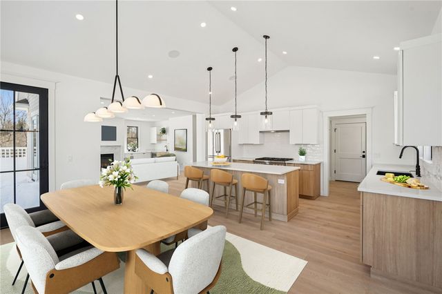 5 Lookout Lane, Portsmouth, RI 02871