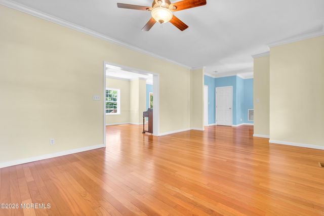 563 Vanderbilt Avenue, Bayville, NJ 08721