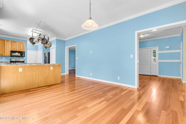 563 Vanderbilt Avenue, Bayville, NJ 08721