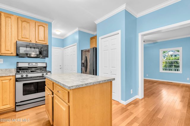 563 Vanderbilt Avenue, Bayville, NJ 08721