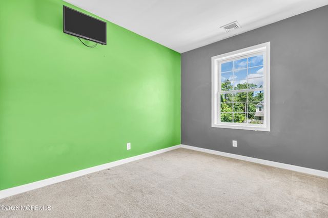 563 Vanderbilt Avenue, Bayville, NJ 08721