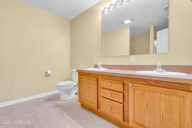 563 Vanderbilt Avenue, Bayville, NJ 08721