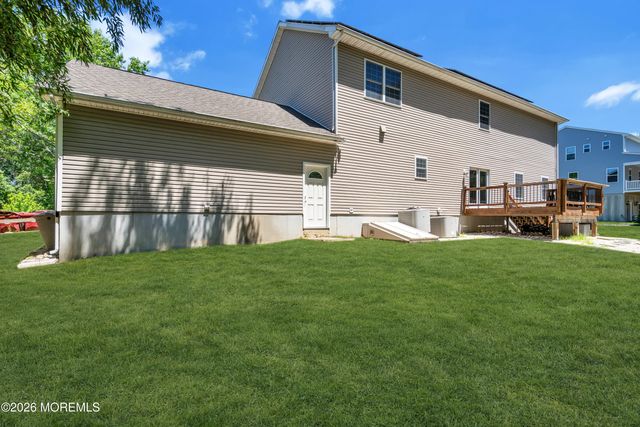 563 Vanderbilt Avenue, Bayville, NJ 08721