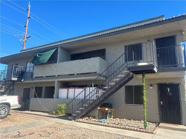 1305 Kari Lee Court A, Las Vegas, NV 89146