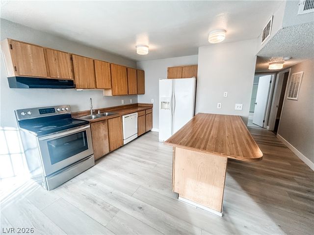 1305 Kari Lee Court A, Las Vegas, NV 89146