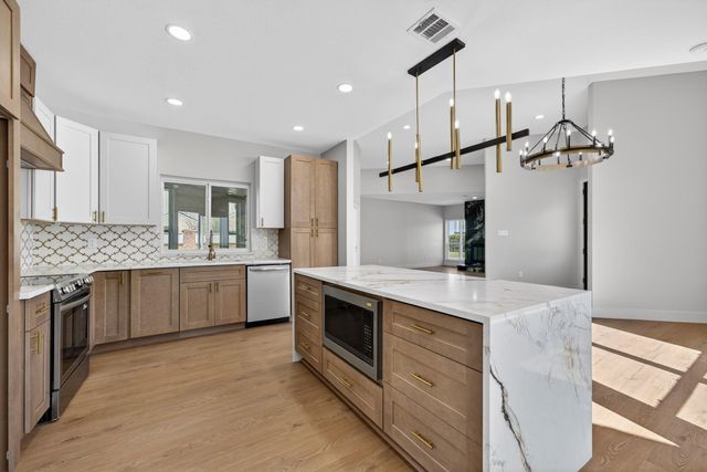 2302 Ashford Hollow Lane, Houston, TX 77077