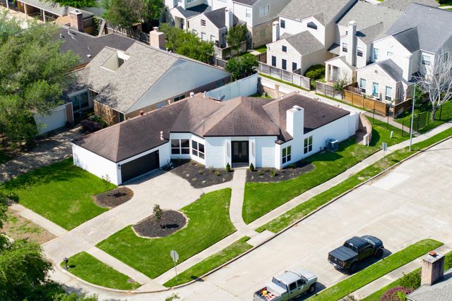 2302 Ashford Hollow Lane, Houston, TX 77077