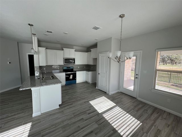 120 Tom Kite DR, Burnet, TX 78611