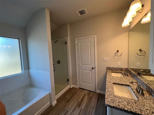 120 Tom Kite DR, Burnet, TX 78611