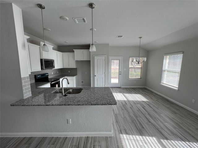 120 Tom Kite DR, Burnet, TX 78611