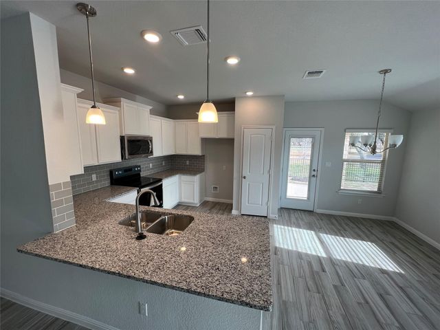 120 Tom Kite DR, Burnet, TX 78611