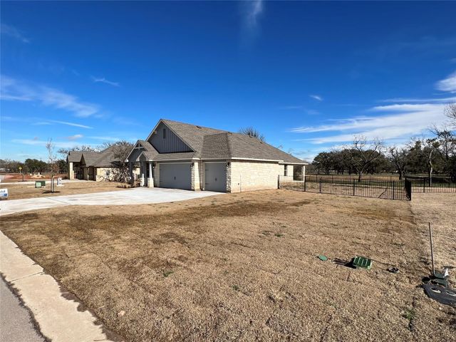 120 Tom Kite DR, Burnet, TX 78611