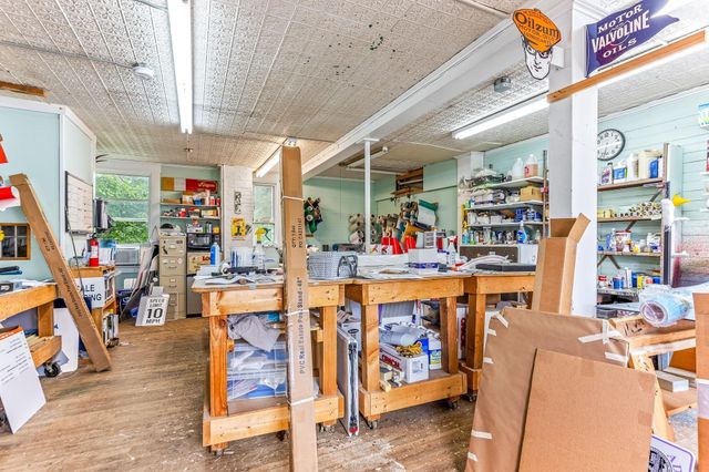 58 Pickering Road, Rochester, NH 03867