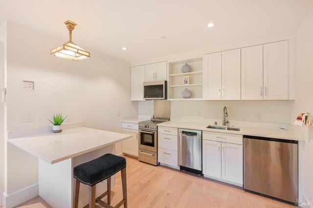 216 Laurel Ave, San Anselmo, CA 94960