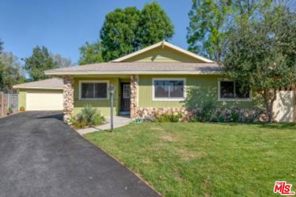 6723 Bianca Avenue, Los Angeles, CA 91406