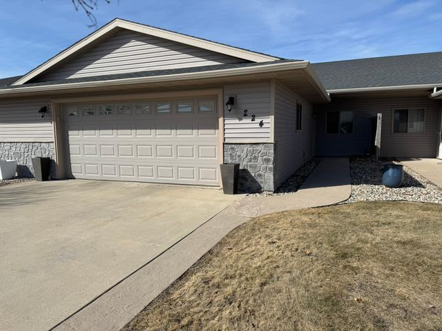 224 25th Street SE, Willmar, MN 56201