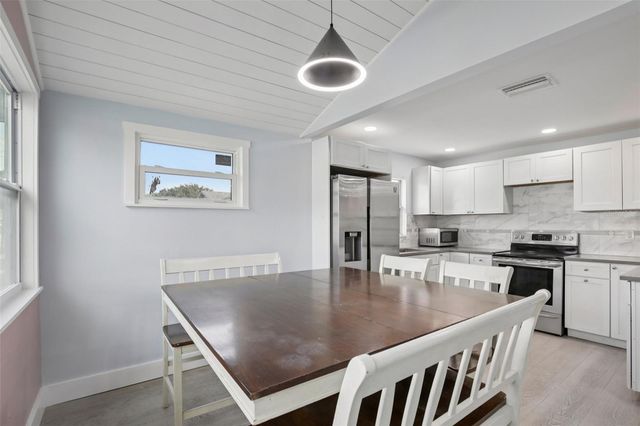 1712 3RD AVENUE W, Palmetto, FL 34221