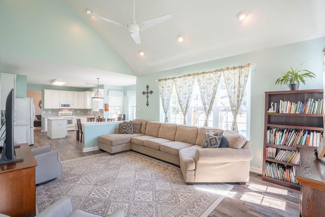 28 RACHEL LAUREN WAY, Williamstown, NJ 08094