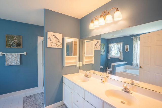 28 RACHEL LAUREN WAY, Williamstown, NJ 08094