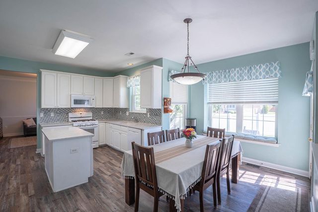 28 RACHEL LAUREN WAY, Williamstown, NJ 08094