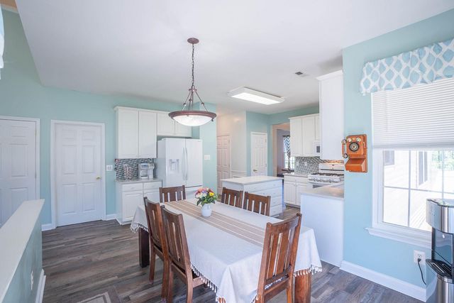 28 RACHEL LAUREN WAY, Williamstown, NJ 08094