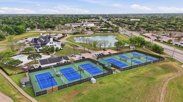 2018 Old Dixie Drive, Richmond, TX 77406