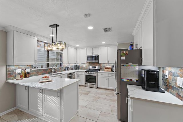 2018 Old Dixie Drive, Richmond, TX 77406