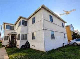 8912 Reading, Los Angeles, CA 90045