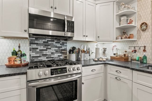 6 Aspen Rd 6, Bourne, MA 02532