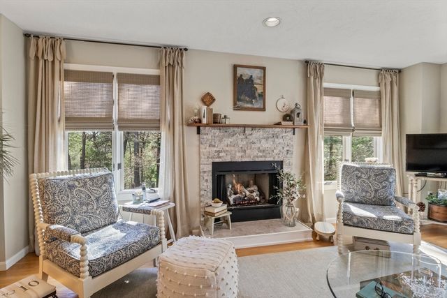 6 Aspen Rd 6, Bourne, MA 02532