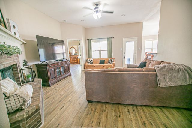 6904 37th St, Lubbock, TX 79407