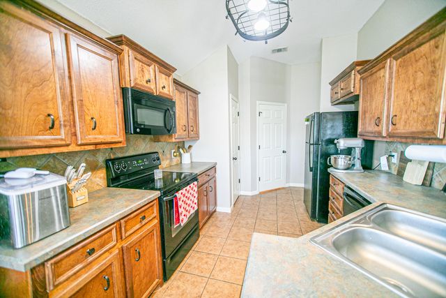 6904 37th St, Lubbock, TX 79407