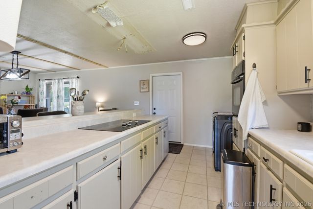 12101 S 4095 Road, Oologah, OK 74053