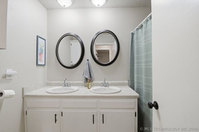 12101 S 4095 Road, Oologah, OK 74053