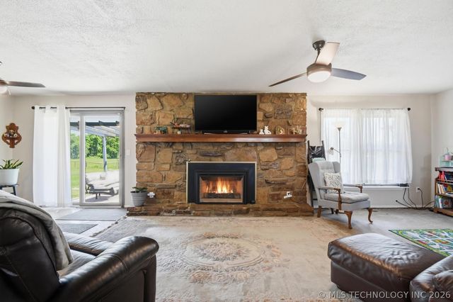 12101 S 4095 Road, Oologah, OK 74053