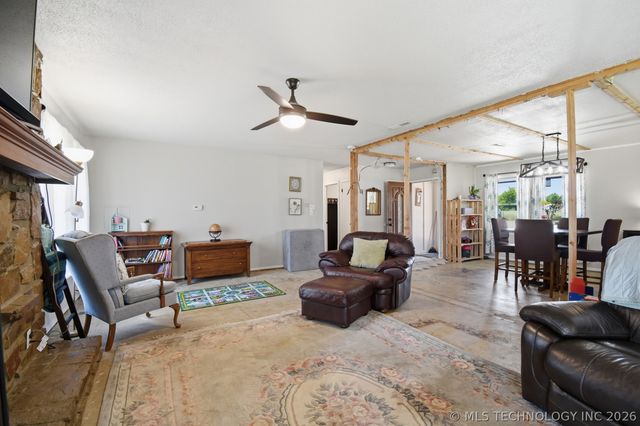 12101 S 4095 Road, Oologah, OK 74053