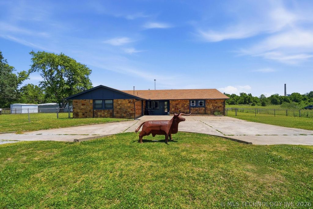 12101 S 4095 Road, Oologah, OK 74053