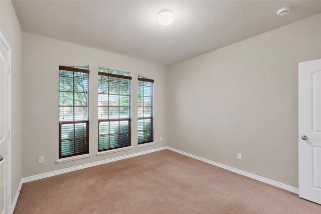 1404 Dusky Thrush Street, Desoto, TX 75115