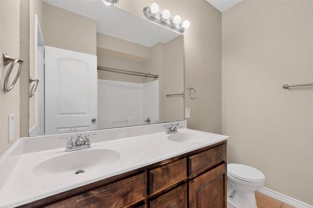 1404 Dusky Thrush Street, Desoto, TX 75115