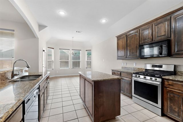 1404 Dusky Thrush Street, Desoto, TX 75115