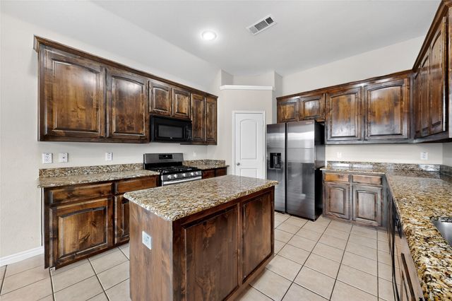 1404 Dusky Thrush Street, Desoto, TX 75115