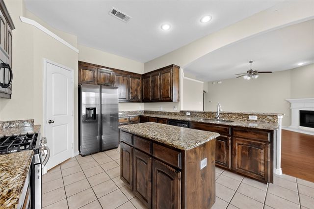 1404 Dusky Thrush Street, Desoto, TX 75115