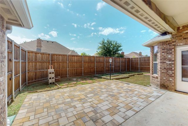 1404 Dusky Thrush Street, Desoto, TX 75115