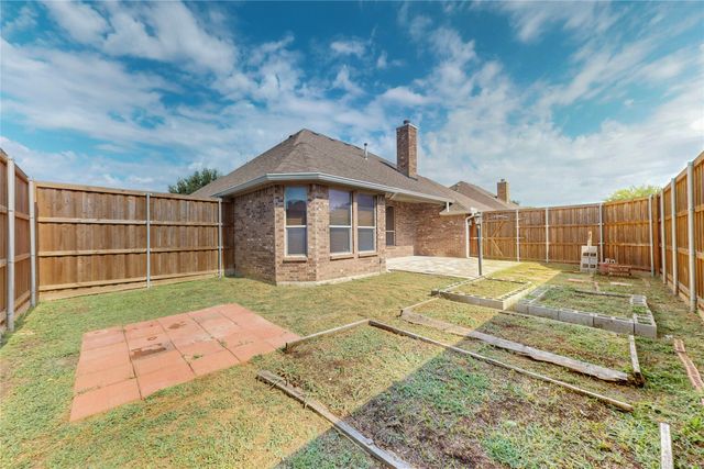 1404 Dusky Thrush Street, Desoto, TX 75115