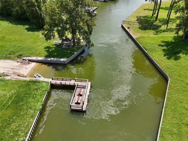 197 Alta Vista Drive, Livingston, TX 77351