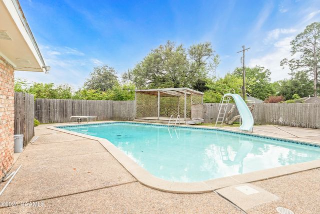 104 Honeysuckle Lane, Lafayette, LA 70508